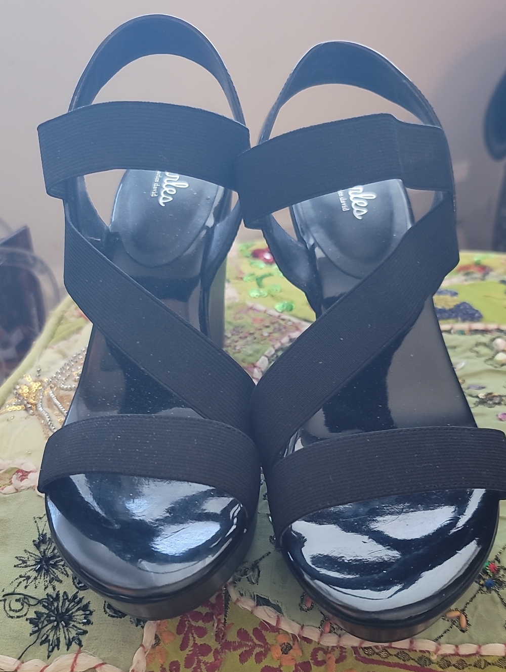 Charles by Charles David Black NWOT Elastic Patent Platform Wedge Sandal